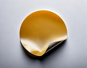 Teilweise abgezogener Aufkleber